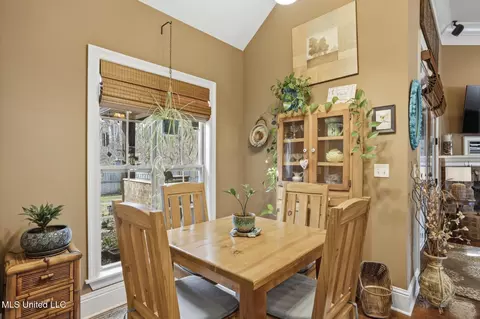 Dining - 128 Belle Oak Dr, Brandon, MS 39042 photo 3 of 3