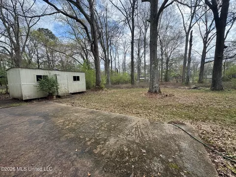 Exterior - 3218 Meadow Forest Dr, Jackson, MS 39212 photo 3 of 6