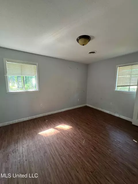 Bedroom - 3218 Meadow Forest Dr, Jackson, MS 39212 photo 2 of 3
