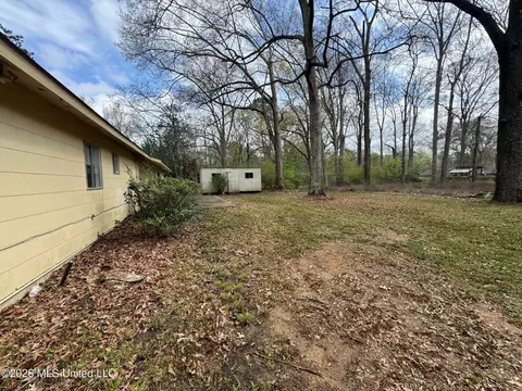 Exterior - 3218 Meadow Forest Dr, Jackson, MS 39212 photo 4 of 6