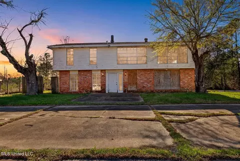 10149 River Dr, Bay Saint Louis, MS 39520