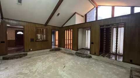 Living - 115 Avian Ln, Jackson, MS 39204 photo 9 of 9