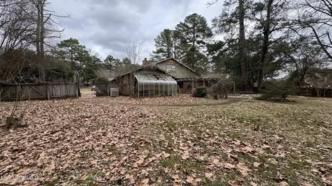Exterior - 115 Avian Ln, Jackson, MS 39204 photo 5 of 8