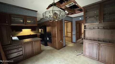 Entry Way - 115 Avian Ln, Jackson, MS 39204 photo 2 of 3