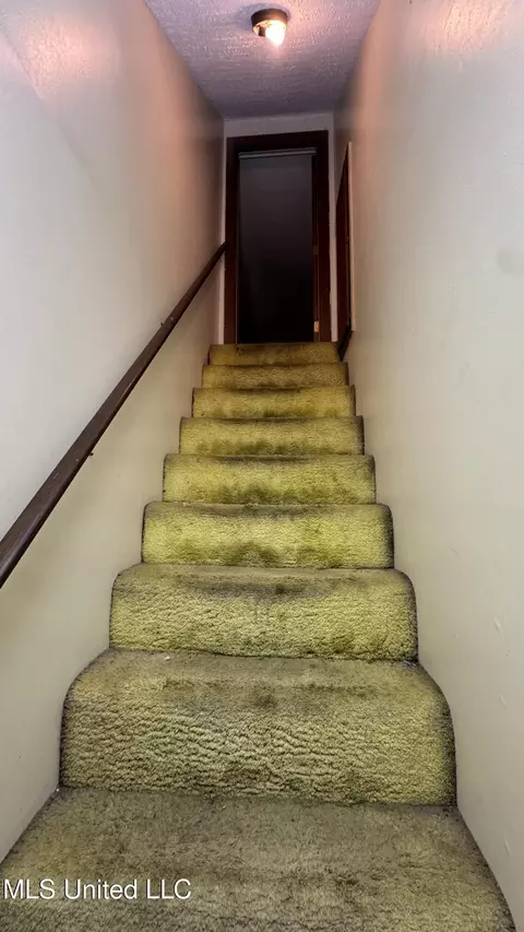 Entry Way - 115 Avian Ln, Jackson, MS 39204 photo 1 of 3