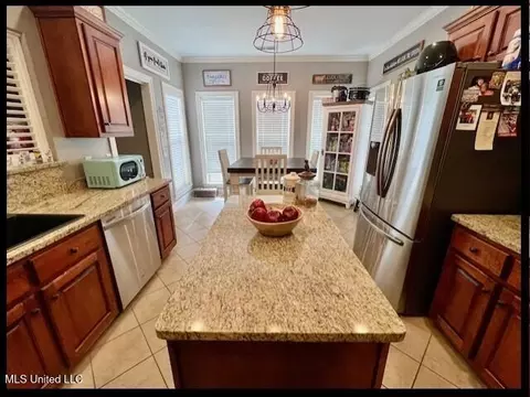 Kitchen - 1742 W Keenlan Dr, Hernando, MS 38632 photo 1 of 6