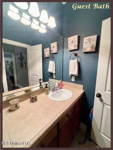 Bath - 1742 W Keenlan Dr, Hernando, MS 38632 photo 3 of 5