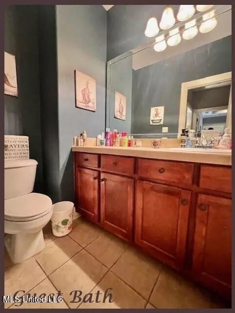 Bath - 1742 W Keenlan Dr, Hernando, MS 38632 photo 4 of 5
