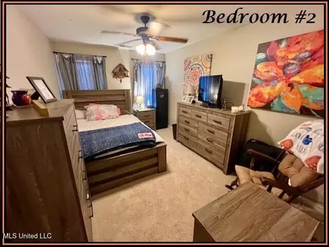 Bedroom - 1742 W Keenlan Dr, Hernando, MS 38632 photo 4 of 9