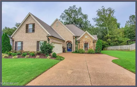 Exterior - 1742 W Keenlan Dr, Hernando, MS 38632 photo 2 of 7
