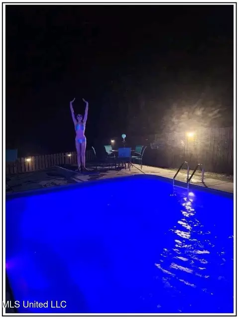 Exterior - 1742 W Keenlan Dr, Hernando, MS 38632 photo 6 of 7