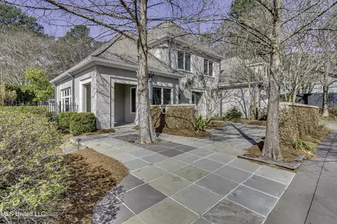 2 Waterstone Pl, Jackson, MS 39211