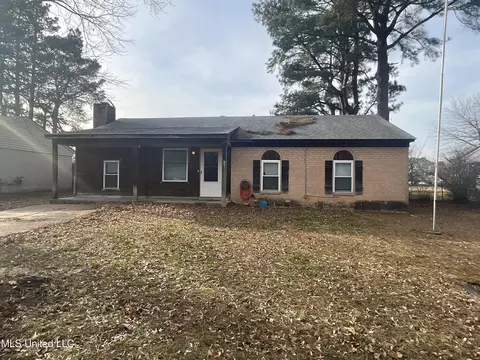 2880 Briarwood Dr, Horn Lake, MS 38637
