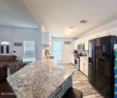 Kitchen - 604 Madeline Cv, Florence, MS 39073 photo 1 of 4