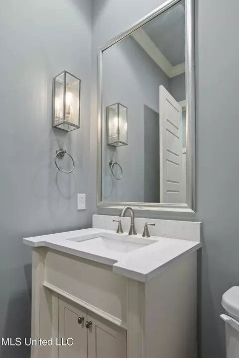 Bath - 226 Port Arbor, Brandon, MS 39047 photo 1 of 5