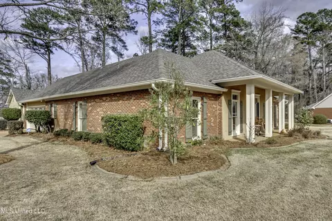 Exterior - 602 Cliffview Dr, Brandon, MS 39047 photo 14 of 17