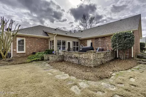 Exterior - 602 Cliffview Dr, Brandon, MS 39047 photo 11 of 17