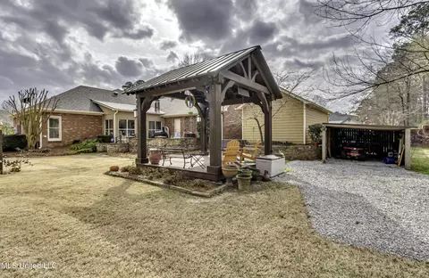 Exterior - 602 Cliffview Dr, Brandon, MS 39047 photo 7 of 17