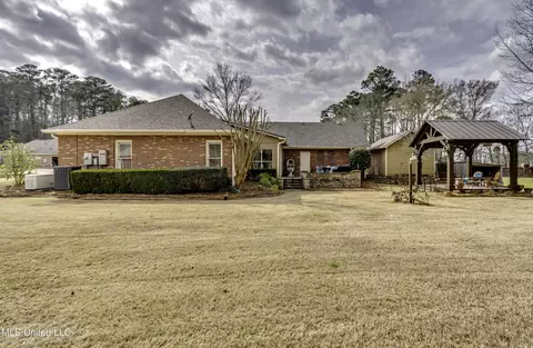 Exterior - 602 Cliffview Dr, Brandon, MS 39047 photo 17 of 17