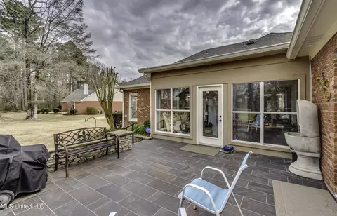 Exterior - 602 Cliffview Dr, Brandon, MS 39047 photo 9 of 17