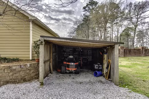 Exterior - 602 Cliffview Dr, Brandon, MS 39047 photo 16 of 17