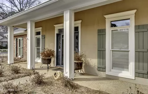 Exterior - 602 Cliffview Dr, Brandon, MS 39047 photo 4 of 17