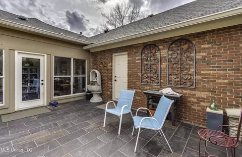 Exterior - 602 Cliffview Dr, Brandon, MS 39047 photo 10 of 17