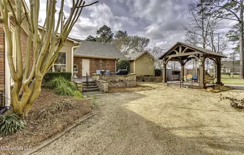 Exterior - 602 Cliffview Dr, Brandon, MS 39047 photo 15 of 17