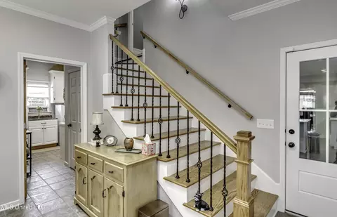 Entry Way - 602 Cliffview Dr, Brandon, MS 39047 photo 2 of 2
