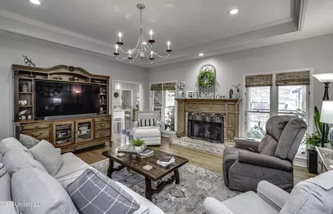 Living - 602 Cliffview Dr, Brandon, MS 39047 photo 1 of 5