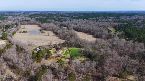 2046 Mitchell Rd, Crystal Springs, MS 39059