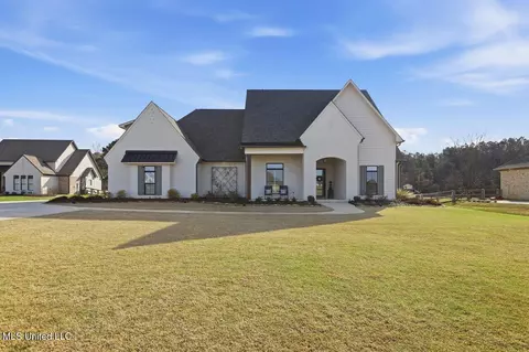 400 Calvary Xing, Brandon, MS 39047
