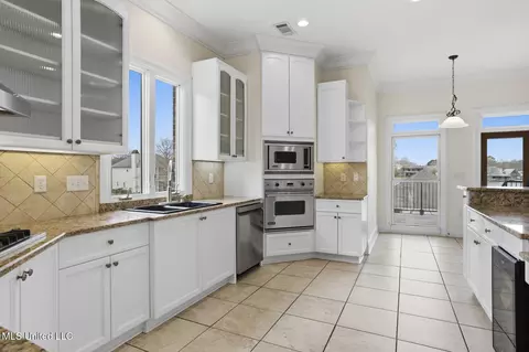 Kitchen - 107 Belle Pointe, Madison, MS 39110 photo 1 of 5