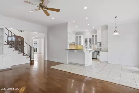 Living - 107 Belle Pointe, Madison, MS 39110 photo 4 of 5