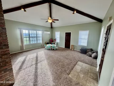 Living - 407 Juniper Ln, Ruleville, MS 38771 photo 2 of 3
