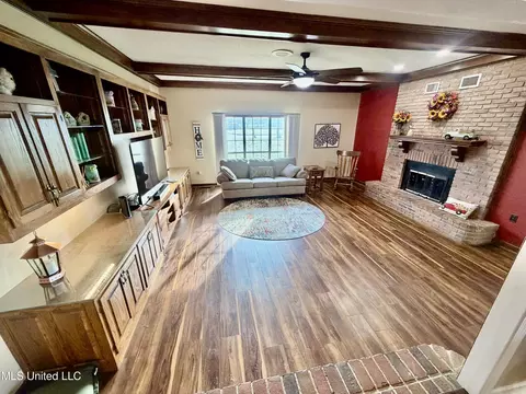 Living - 407 Juniper Ln, Ruleville, MS 38771 photo 1 of 3