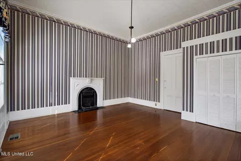 Bedroom - 504 W Railroad Ave, Summit, MS 39666 photo 7 of 10