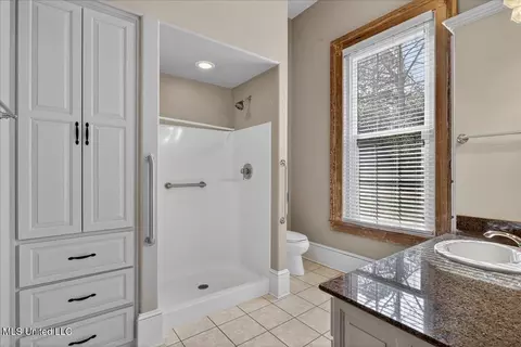Bath - 504 W Railroad Ave, Summit, MS 39666 photo 1 of 3