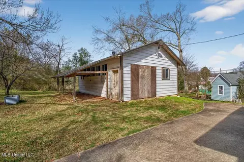 Exterior - 504 W Railroad Ave, Summit, MS 39666 photo 4 of 4