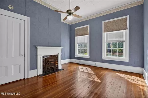 Bedroom - 504 W Railroad Ave, Summit, MS 39666 photo 6 of 10