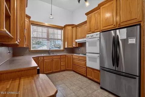 Kitchen - 504 W Railroad Ave, Summit, MS 39666 photo 2 of 2