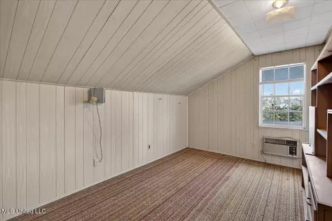 Bedroom - 504 W Railroad Ave, Summit, MS 39666 photo 8 of 10