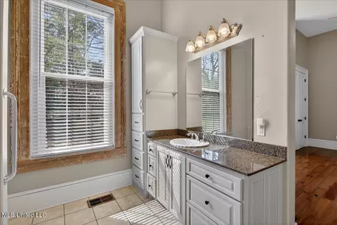 Bath - 504 W Railroad Ave, Summit, MS 39666 photo 2 of 3