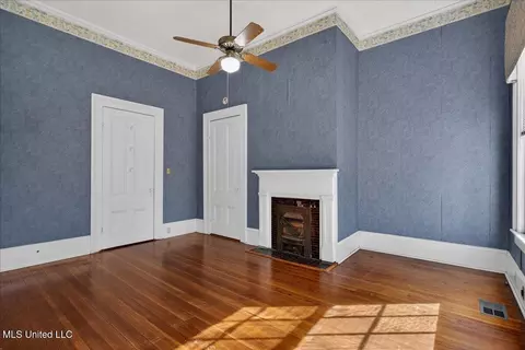 Bedroom - 504 W Railroad Ave, Summit, MS 39666 photo 5 of 10