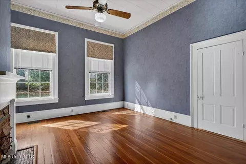 Bedroom - 504 W Railroad Ave, Summit, MS 39666 photo 4 of 10