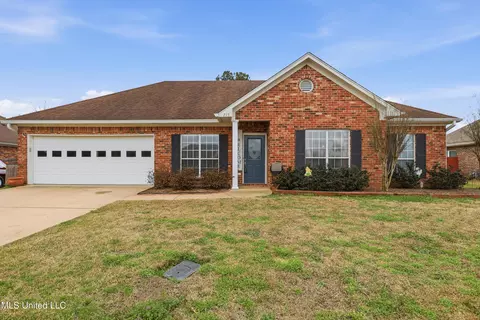 215 Prewitt Cir, Richland, MS 39218