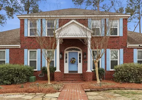 206 Oak Hollow Dr, Madison, MS 39110