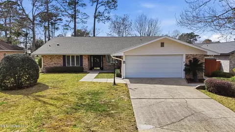 7922 Lanai Pl, Diamondhead, MS 39525