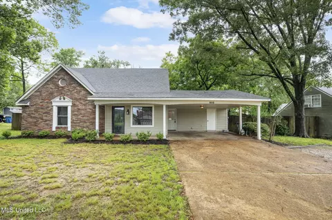 8610 N Lake Shore Dr, Southaven, MS 38671
