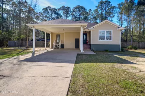 144 Sycamore Dr, Pass Christian, MS 39571